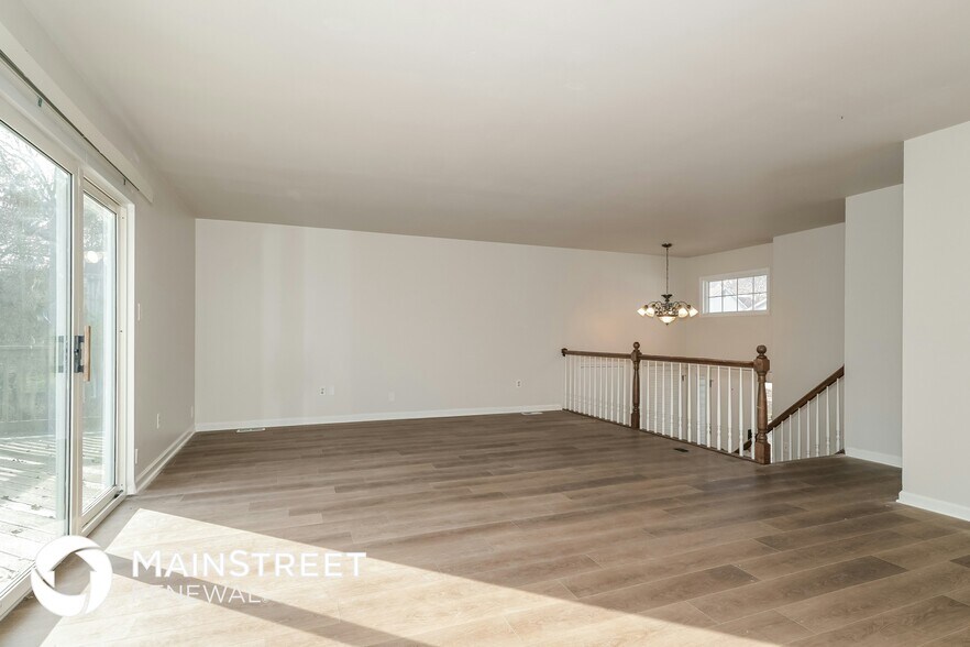 Building Photo - 16504 Forest Pine Dr