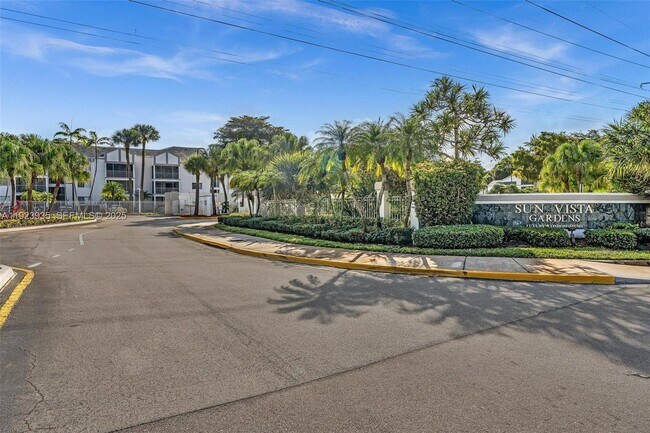 Building Photo - 5612 Rock Island Rd