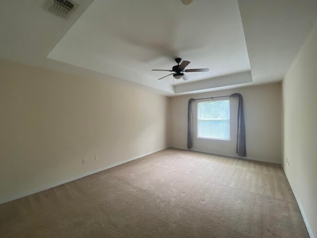 Building Photo - 2360 Crescent Rd