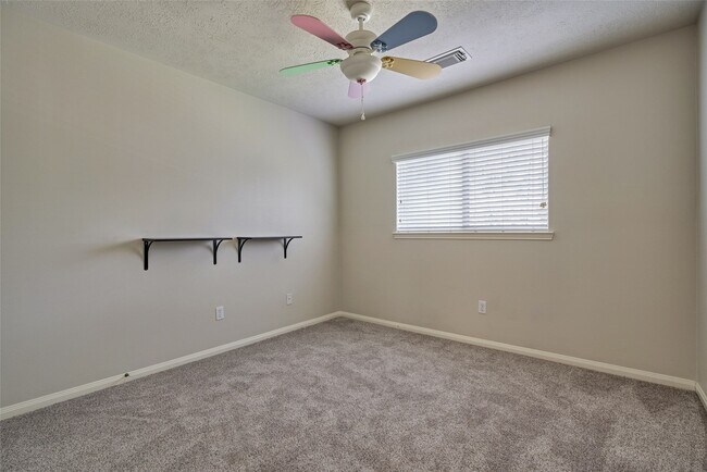 Building Photo - 274 Fairwind Trail Dr