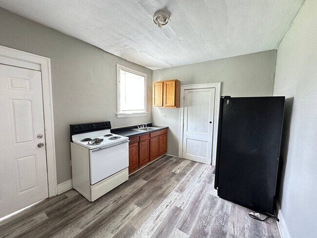 Building Photo - 966 Elberon Ave