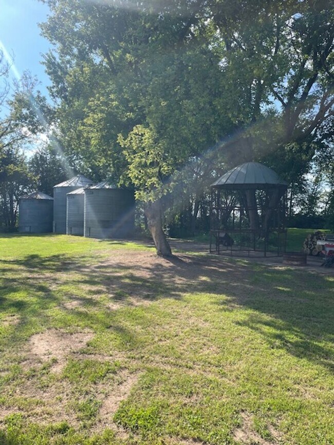Building Photo - Remodeled 5 Bedroom Home in Foley!