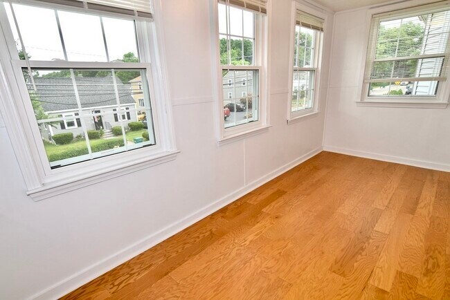 Building Photo - 98 Dean St