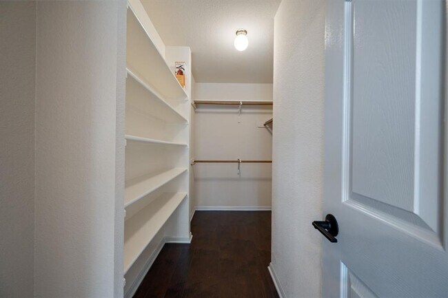 Building Photo - 5400 Rusk Ct