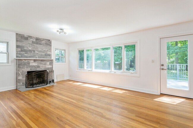 Building Photo - 62 Buff Rd