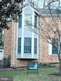 Building Photo - 510 Fairfax Ln