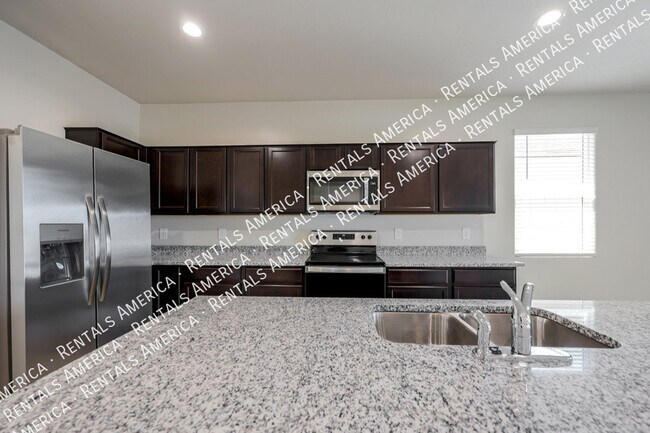 Building Photo - 18436 W Artemisa Ave