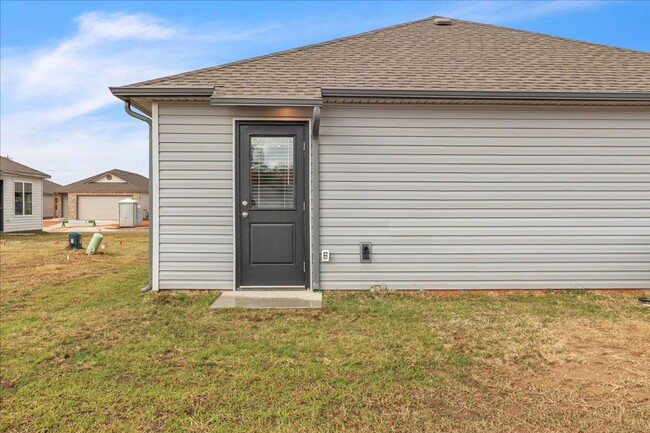 Building Photo - Brand New Yukon Home/Mustang schools