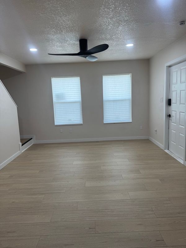 Building Photo - 523 Ramsdell Ave