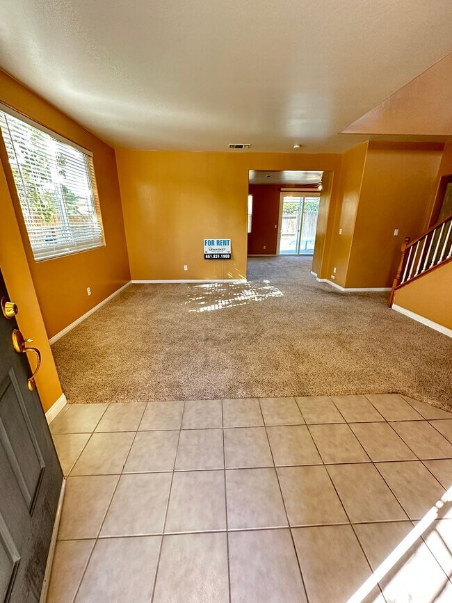 Building Photo - Charming 4-Bedroom, 3-Bathroom Home in Silver Creek