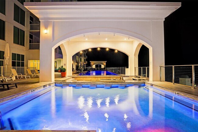 Building Photo - 500 Seawall Blvd