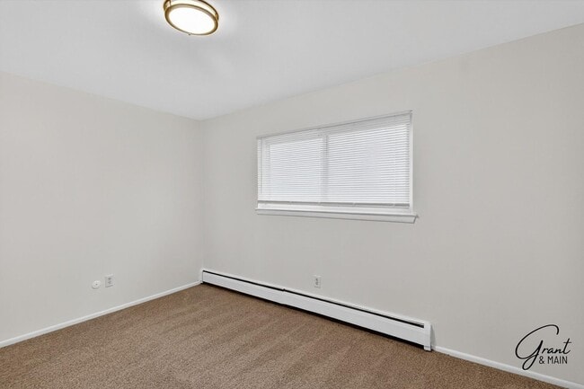 Building Photo - 22330 W Warren Ave