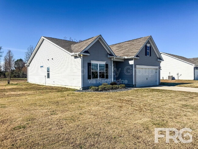 Building Photo - 202 Kenison Way