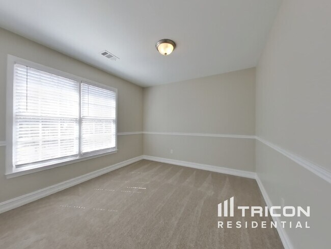 Building Photo - 880 Freemanwood Ln