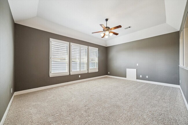 Building Photo - 5902 Chatham Cove