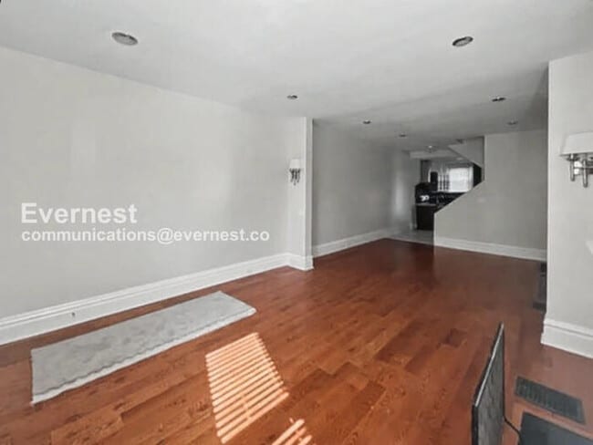 Building Photo - 430 Morrison Ave