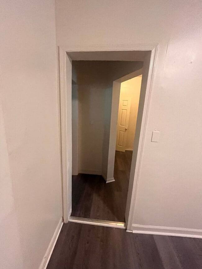 Building Photo - 2026/2027 JHU Homewood Off-Campus 6bd/3ba house w/ W/D. Available 6/6/2026