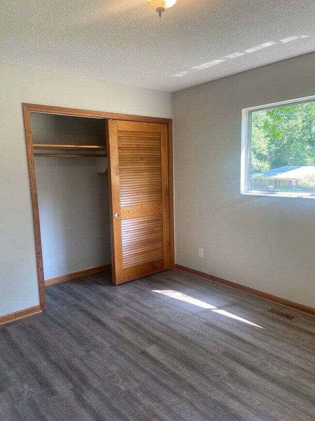 Building Photo - Coming Soon For Rent in Fultondale!