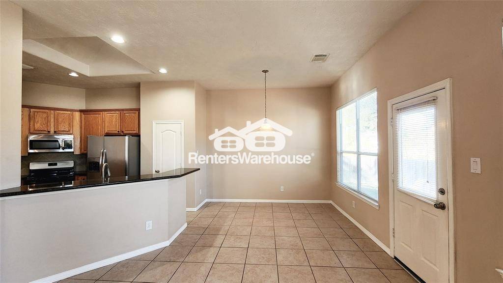Building Photo - 18730 Dempsey Oaks Dr