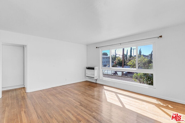 Building Photo - 4733 Lexington Ave