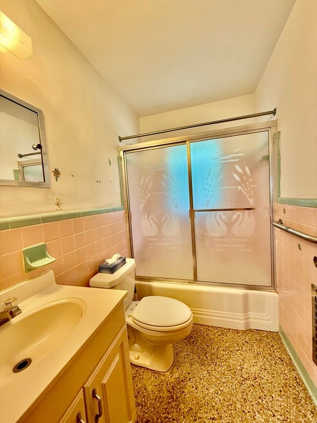 Building Photo - Annual Rental in Jensen Beach