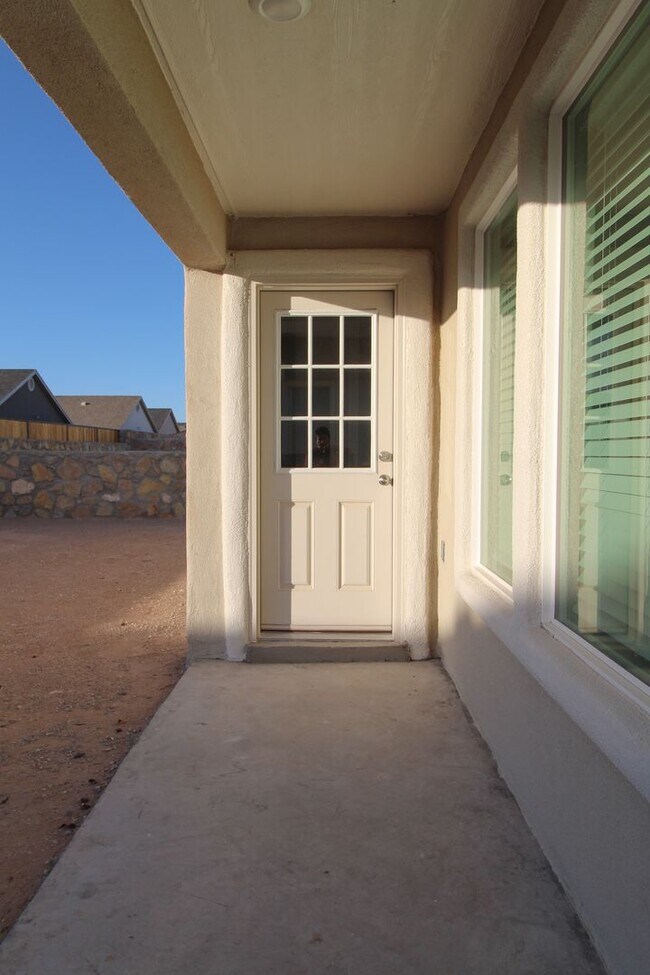 Building Photo - 1217 Golden Summer Pl