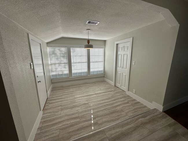 Building Photo - 5407 Menard Ave