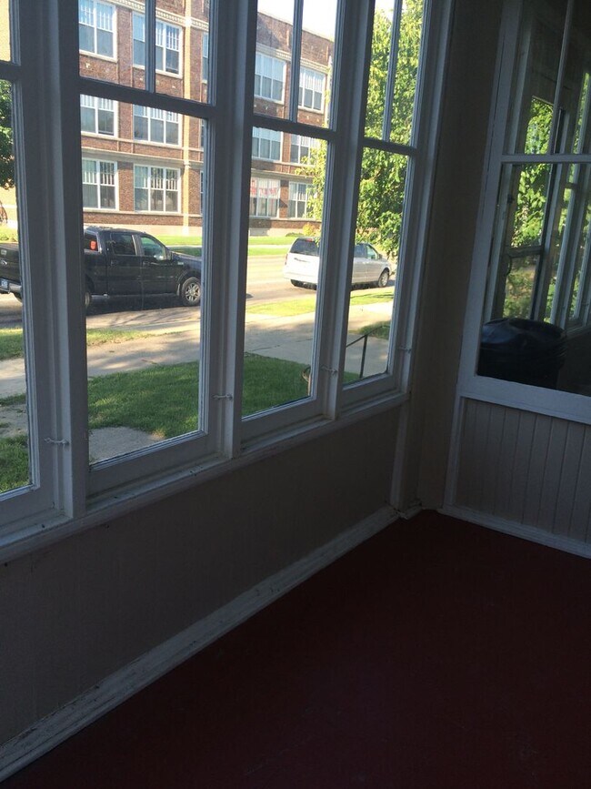 Building Photo - 52 W 16th St