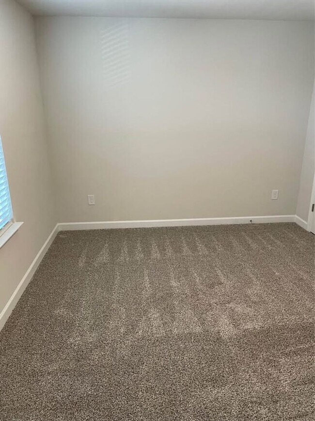 Building Photo - Available Soon! Stunning Five Bedroom, Three Bath Home in Clear Pond!