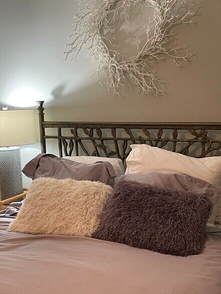 Master Bedroom - 4140 Breezewood Dr