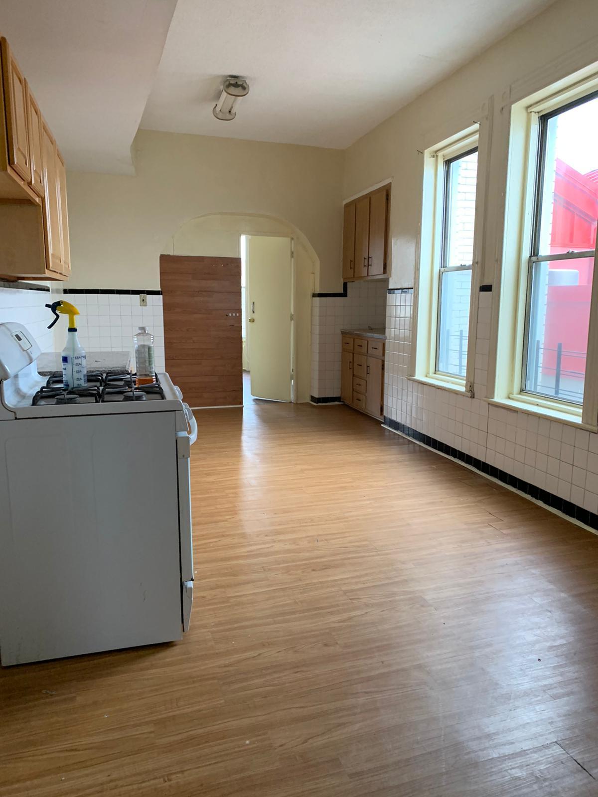 Kitchen - 105 Roseville Ave