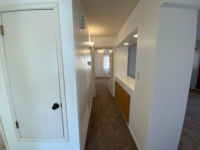 Building Photo - 4 Bedroom Single Story Home Available Near McMahon Blvd NW & Unser Blvd NW!