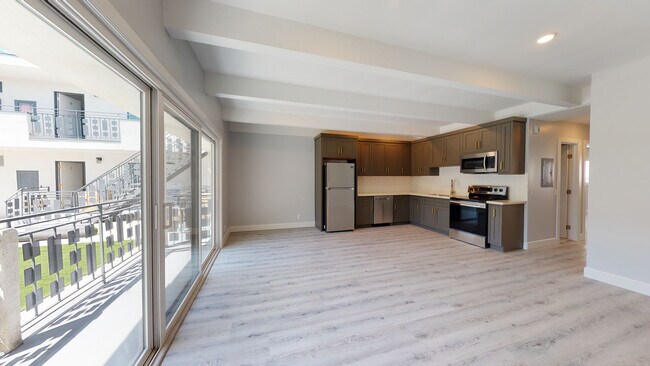 Building Photo - 730 S Serrano Ave