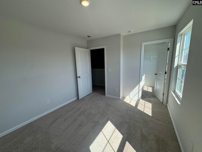 Building Photo - 1129 Crescent Corner Dr