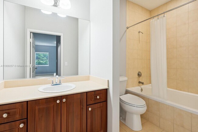 Building Photo - 2730 SW 26th St