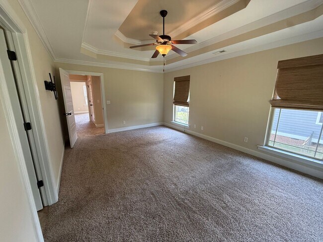 Building Photo - Elegant 3-Bedroom Home in Gated Seven Lakes with Community Pool