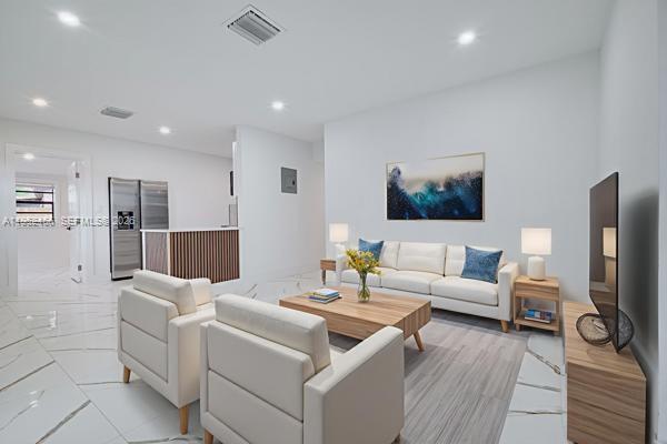 Building Photo - 1251 NE 41st Dr