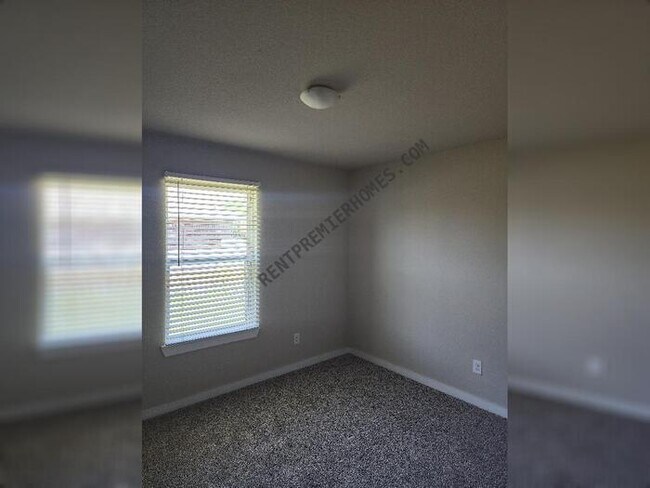 Building Photo - 4225 Andrea Ln