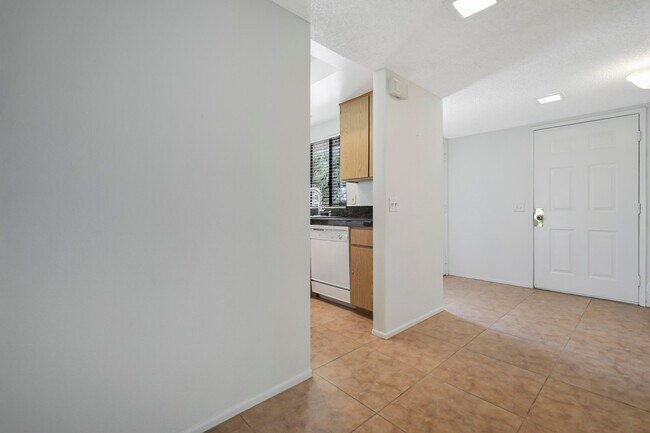 Building Photo - 40953 Inverness Way