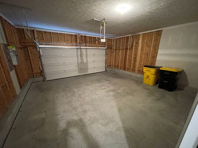 Building Photo - New Home East Jefferson For Rent