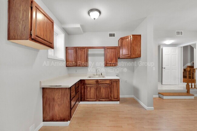 Building Photo - 20 Dogwood Ln