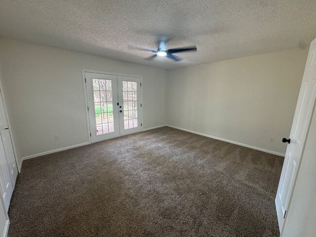 Building Photo - Beautiful 2 Story Home Across the Street From Preston Elementary!