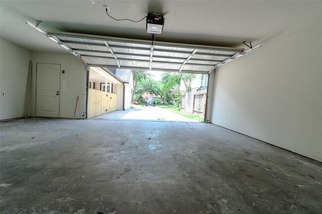 Building Photo - 19314 Enchanted Oaks Dr