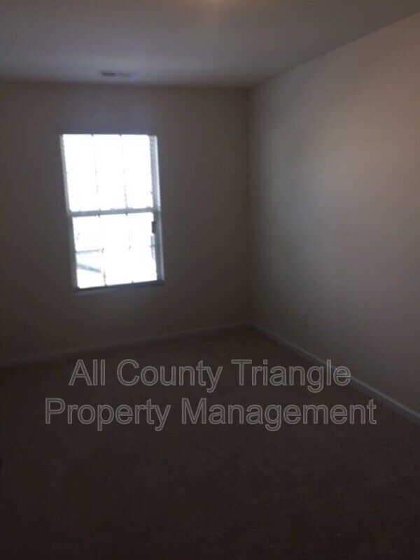 Building Photo - 412 Irving Way