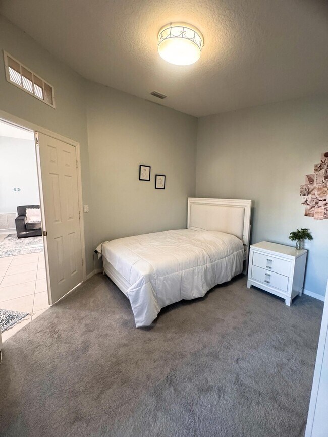 Building Photo - 532 SW Indian Key Dr