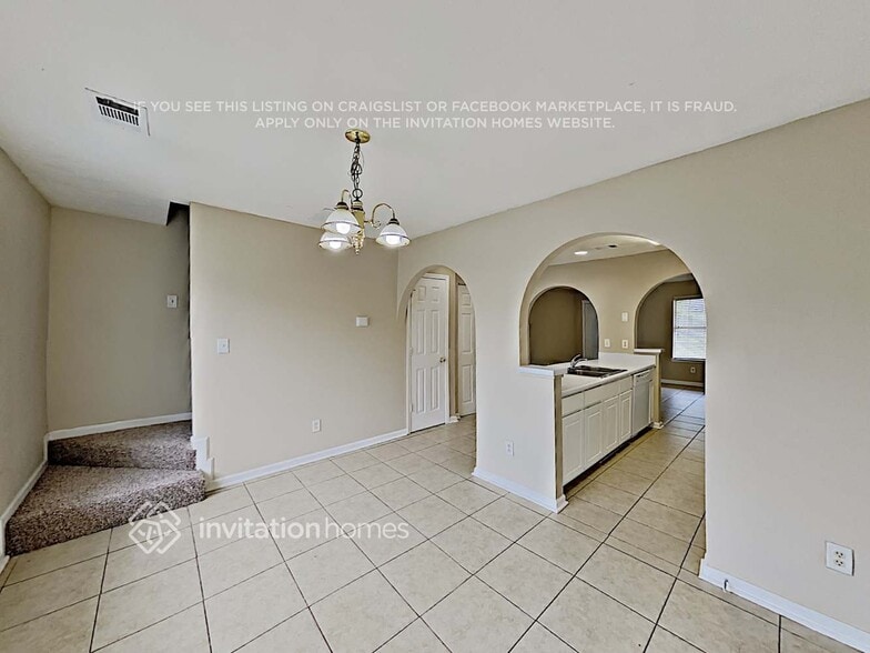 Building Photo - 3700 Pointe Cir