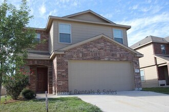Building Photo - 4 Bedroom 3 Bath Home