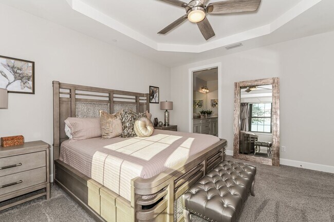 Building Photo - Exceptional opportunity to experience resort-style living in Esplanade Golf & Country Club