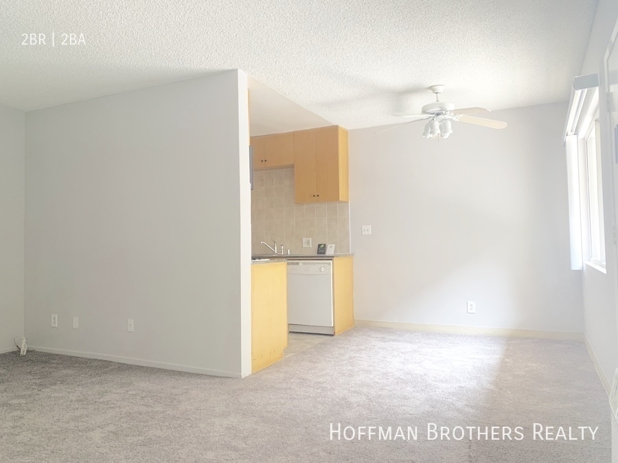 Building Photo - 2311 S Bentley Ave