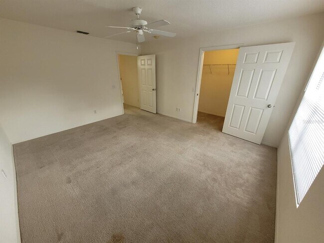 Building Photo - 36137 Lake Chase Blvd